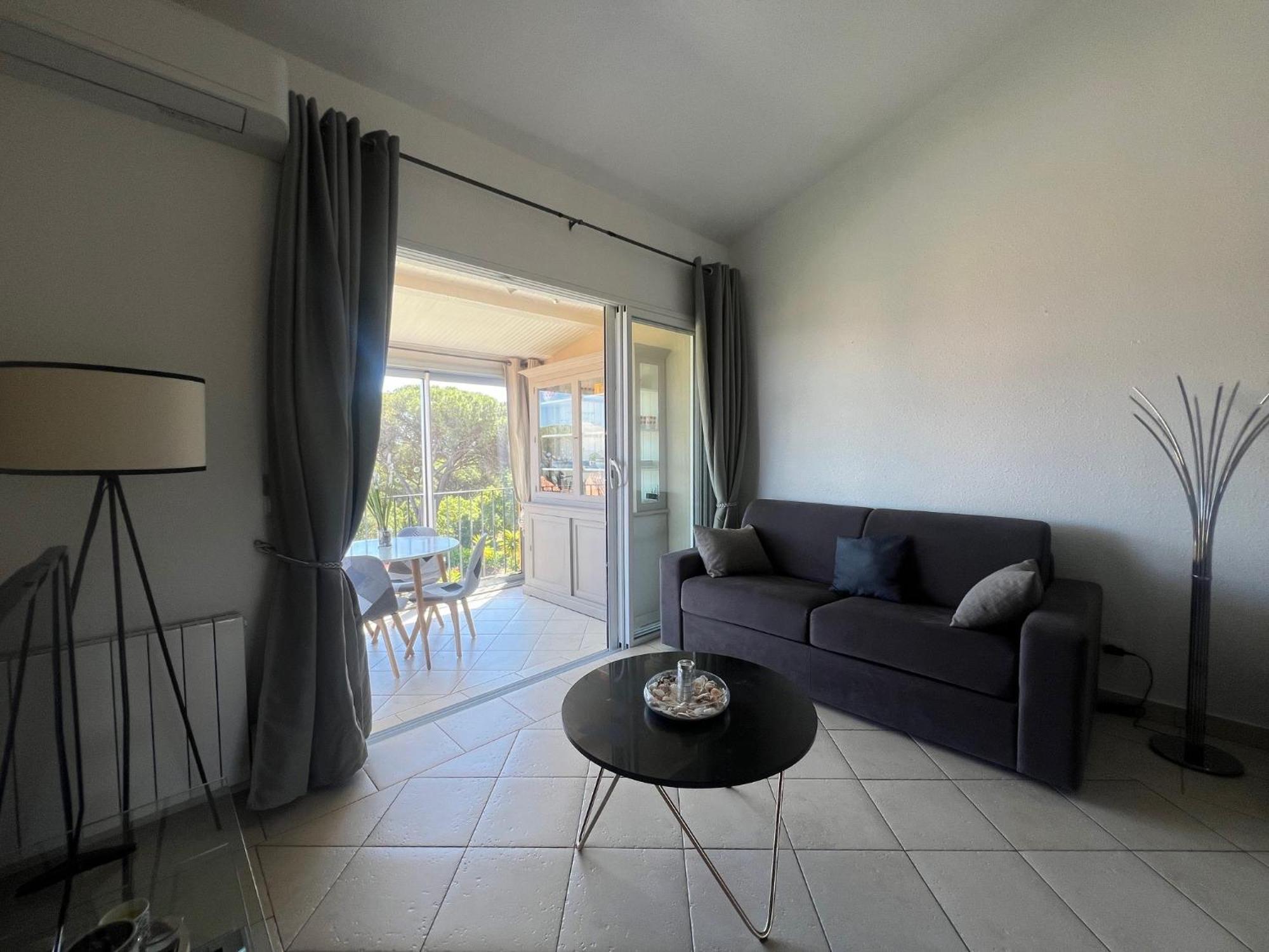 Appartement Vue Mer Golfe De Saint-Tropez Cogolin Exteriör bild